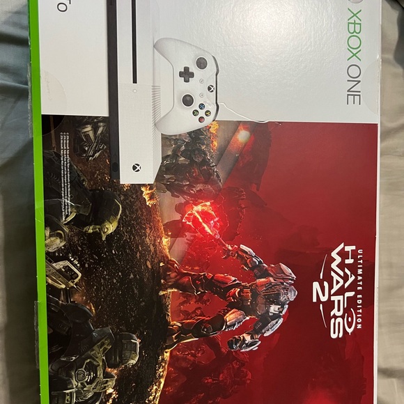 X Box One Ultimate Edition Halo Wars 2